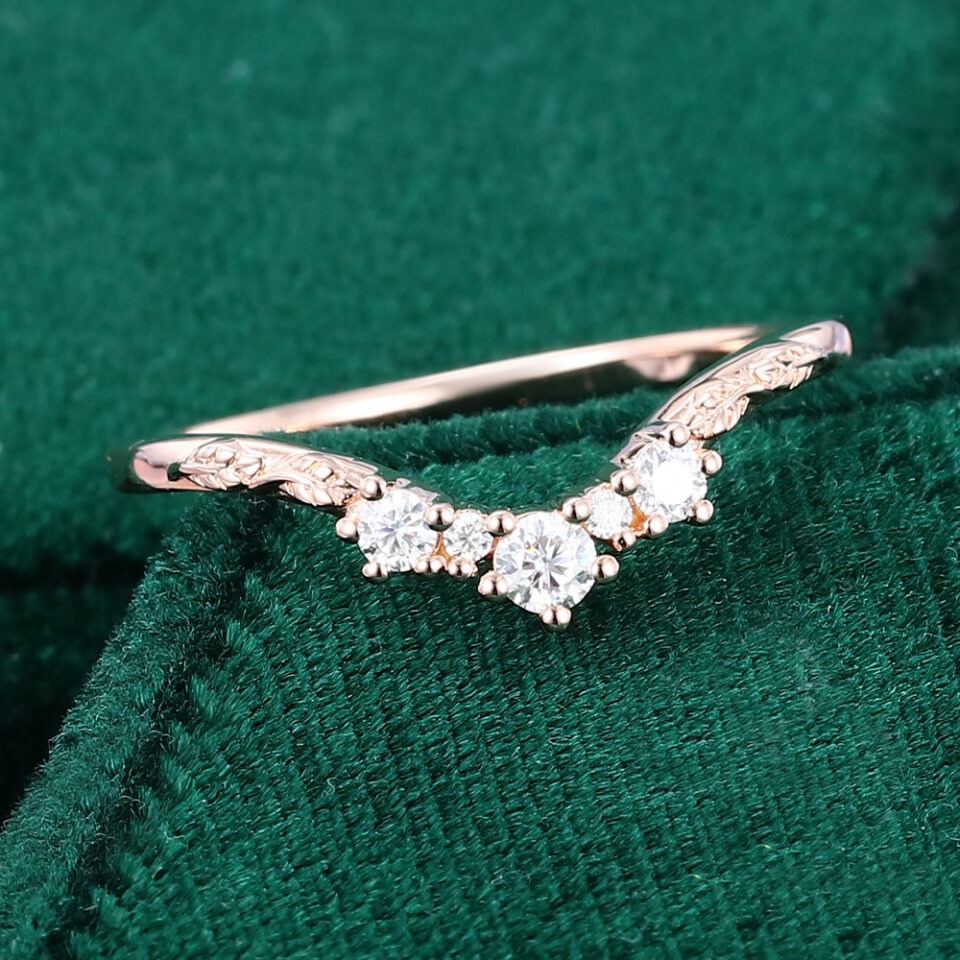 Moissanite Curved Wedding Band Leaf Accented Stacking Ring(3)