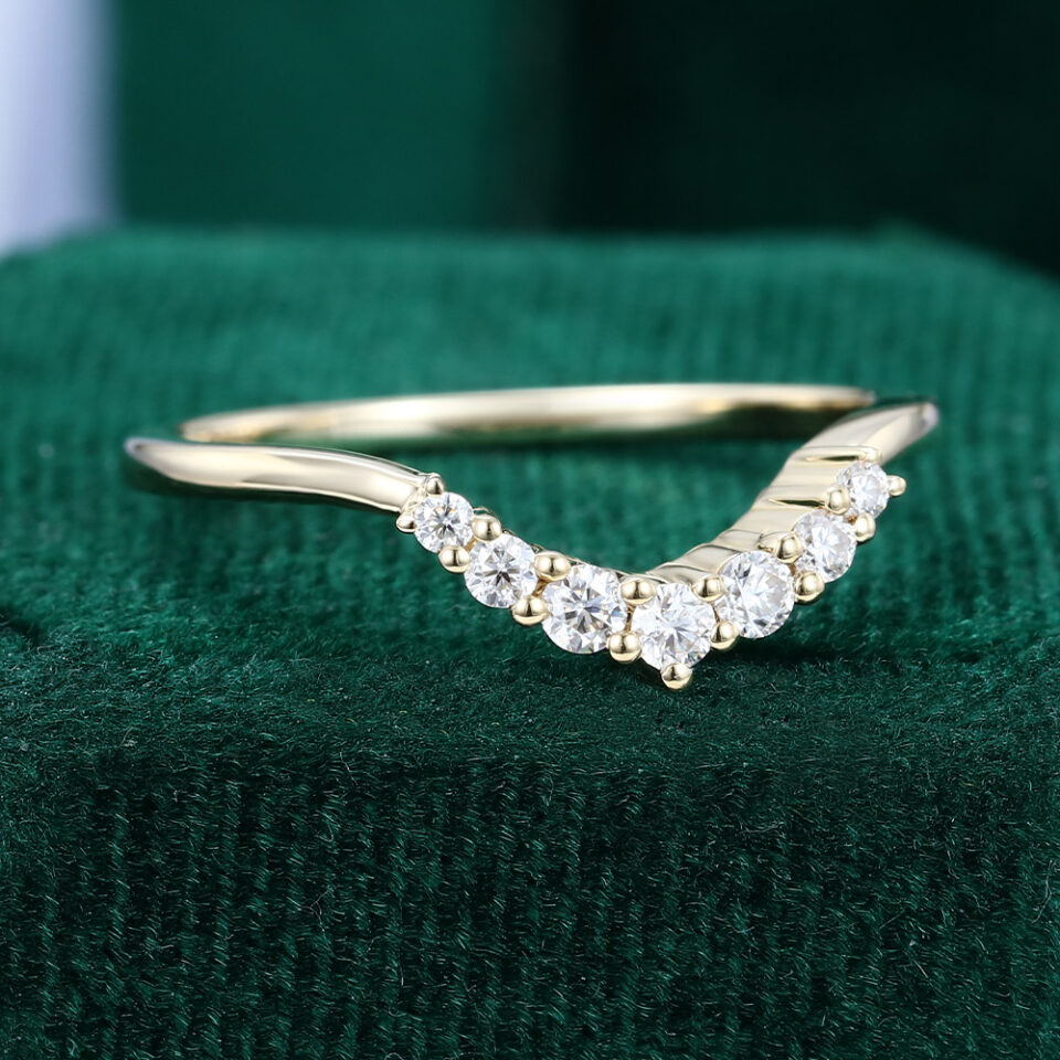 Round Cut Moissanite Curved Wedding Band Minimalist Stacking Ring (2)