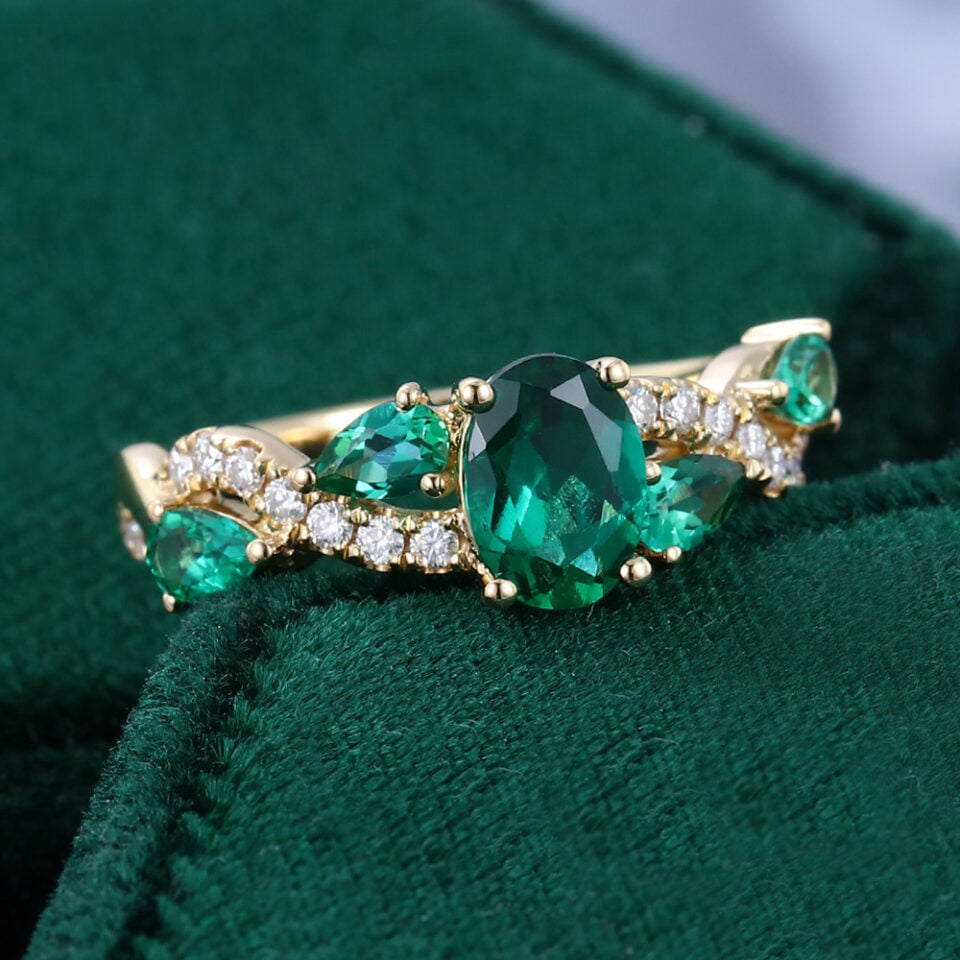 1 Carat Oval Cut Emerald Engagement Ring With Twisted Pavé Band (3)