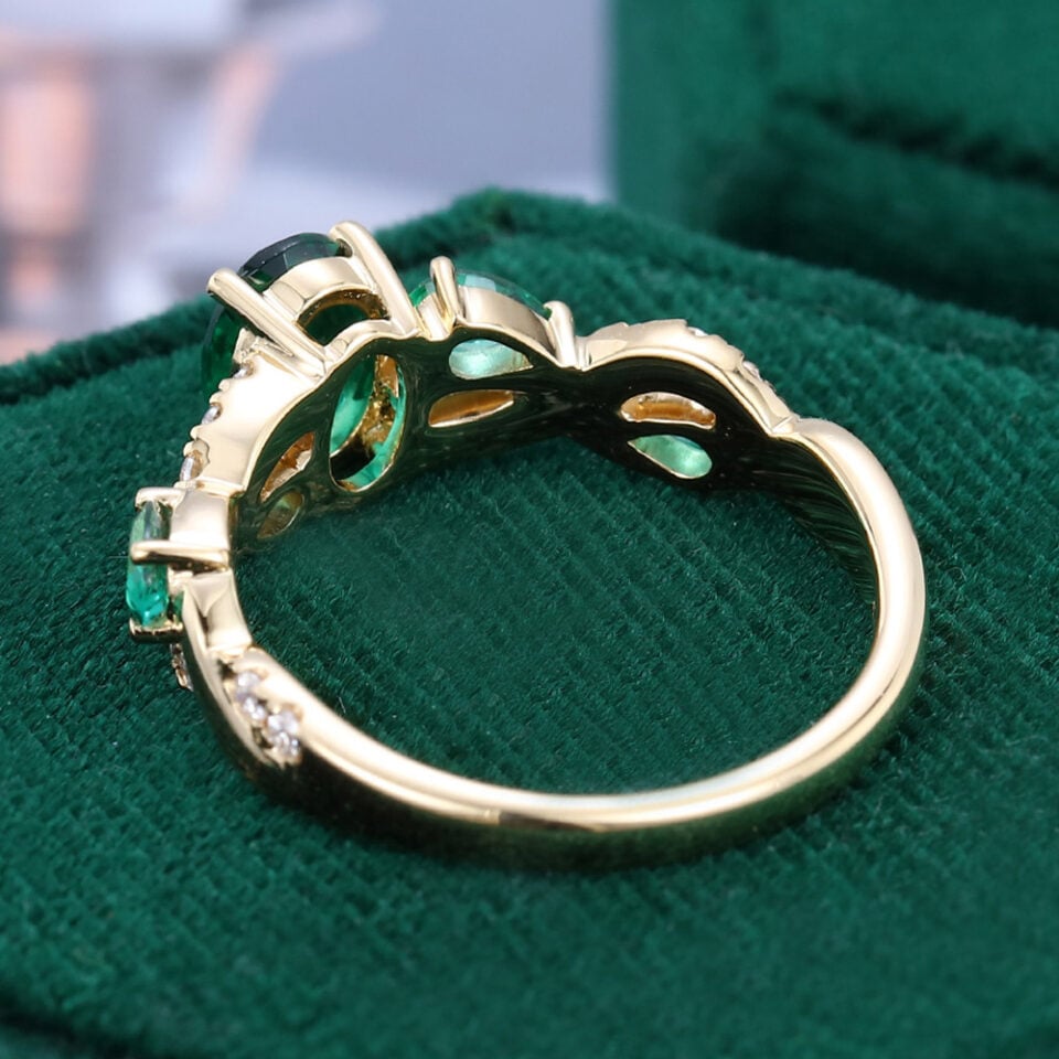 1 Carat Oval Cut Emerald Engagement Ring With Twisted Pavé Band (5)