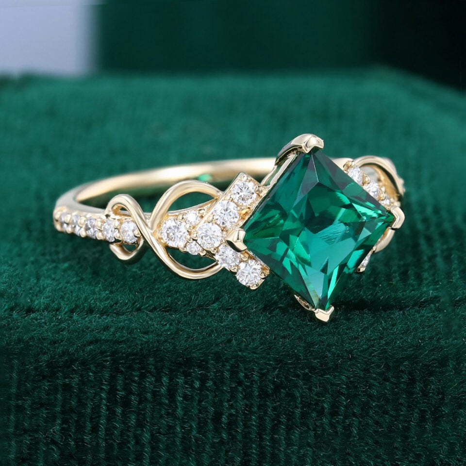 Princess Cut Emerald Engagement Ring With Pavé Cluster Accents (5)