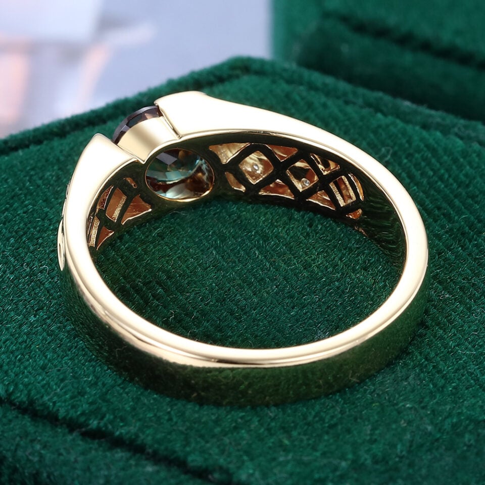 Oval Cut Alexandrite Vine Engraved Gender Neutural Wedding Band (5)