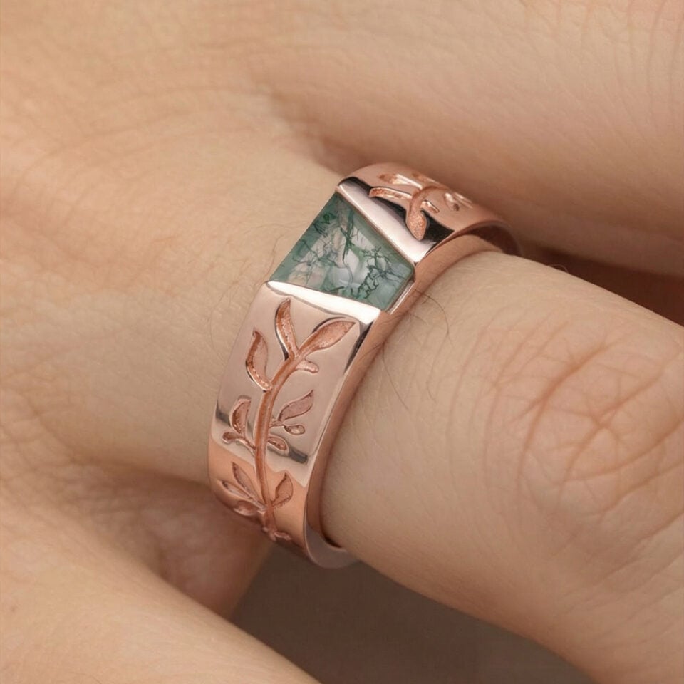 Trapezoid Moss Agate Leaf-Etched Gender Neutral Wedding Band