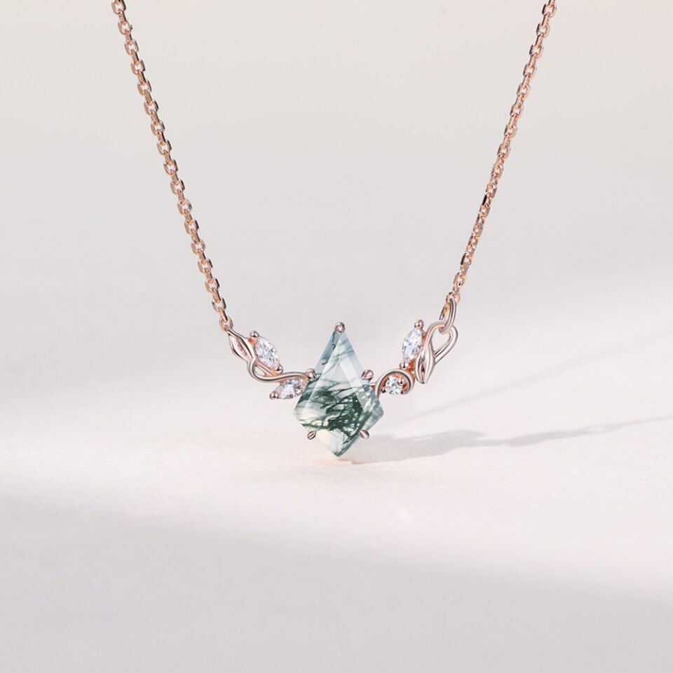 Kite cut moss agate necklace with leaf accent