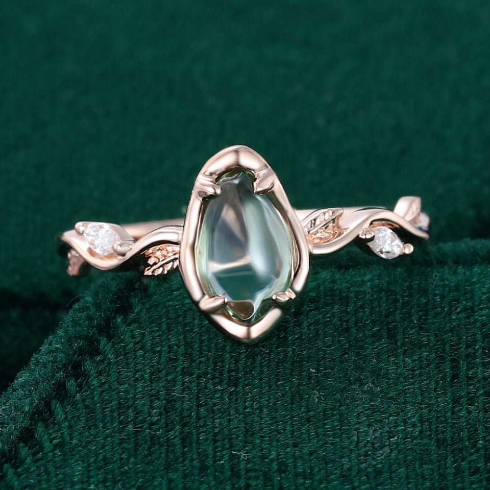 Unik Form - Organic Shaped Green Sapphire Leafwave Ring (4)