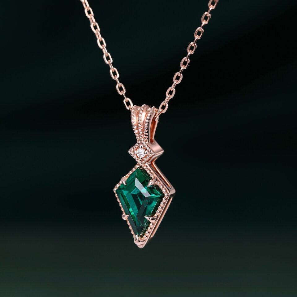 Vintage Kite Cut Emerald Milgrain Pendant Necklace May Birthstone Gift (3)