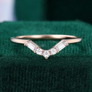 Baguette & Round Cut Moissanite Curved Wedding Band Stacking Anniversary Ring