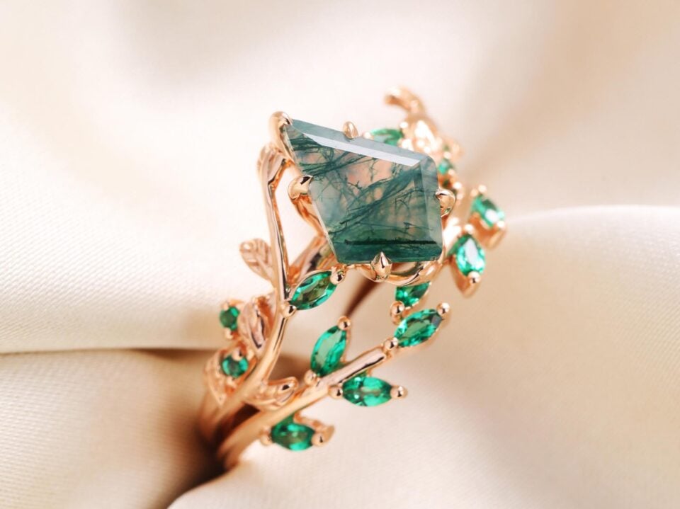 kite cut moss agate ring