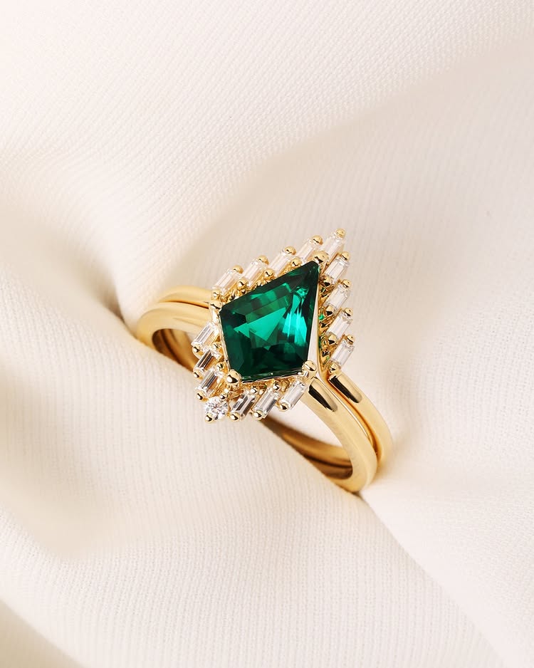 kite emerald ring
