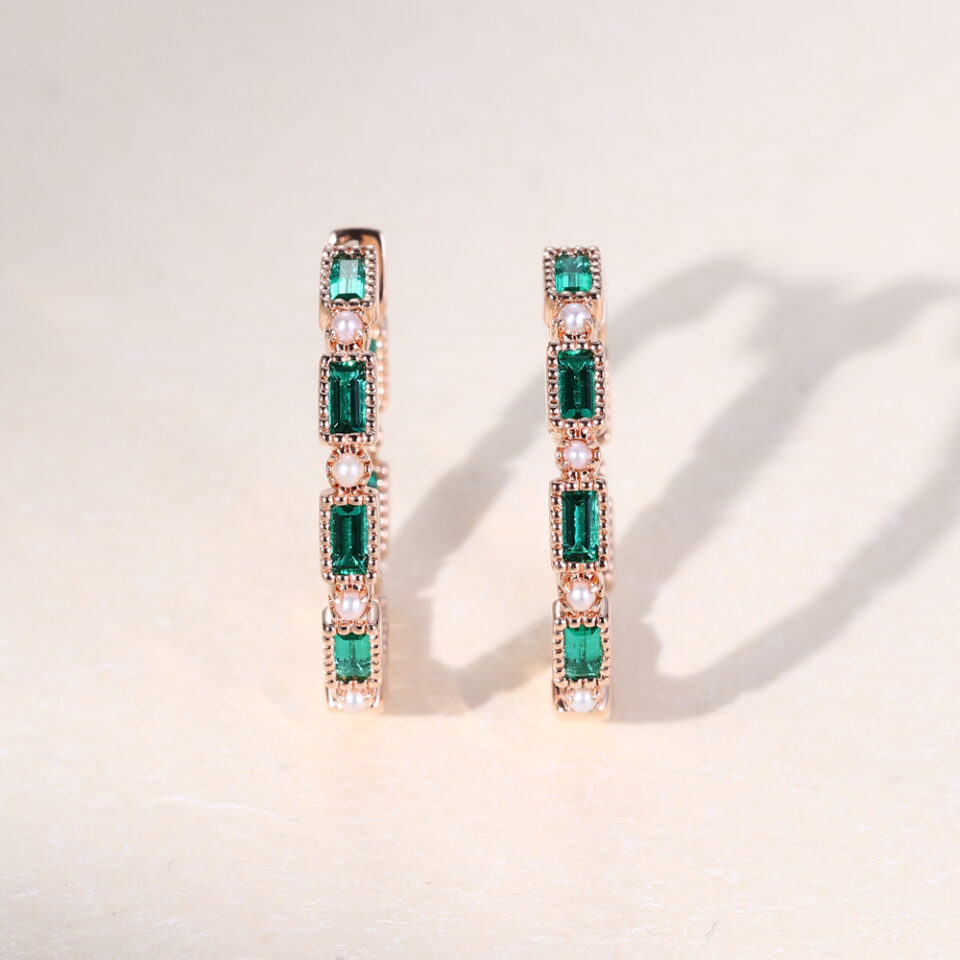 Milgrain Design Alternating Baguette Emerald & Pearl Huggie Hoop Earrings (3)