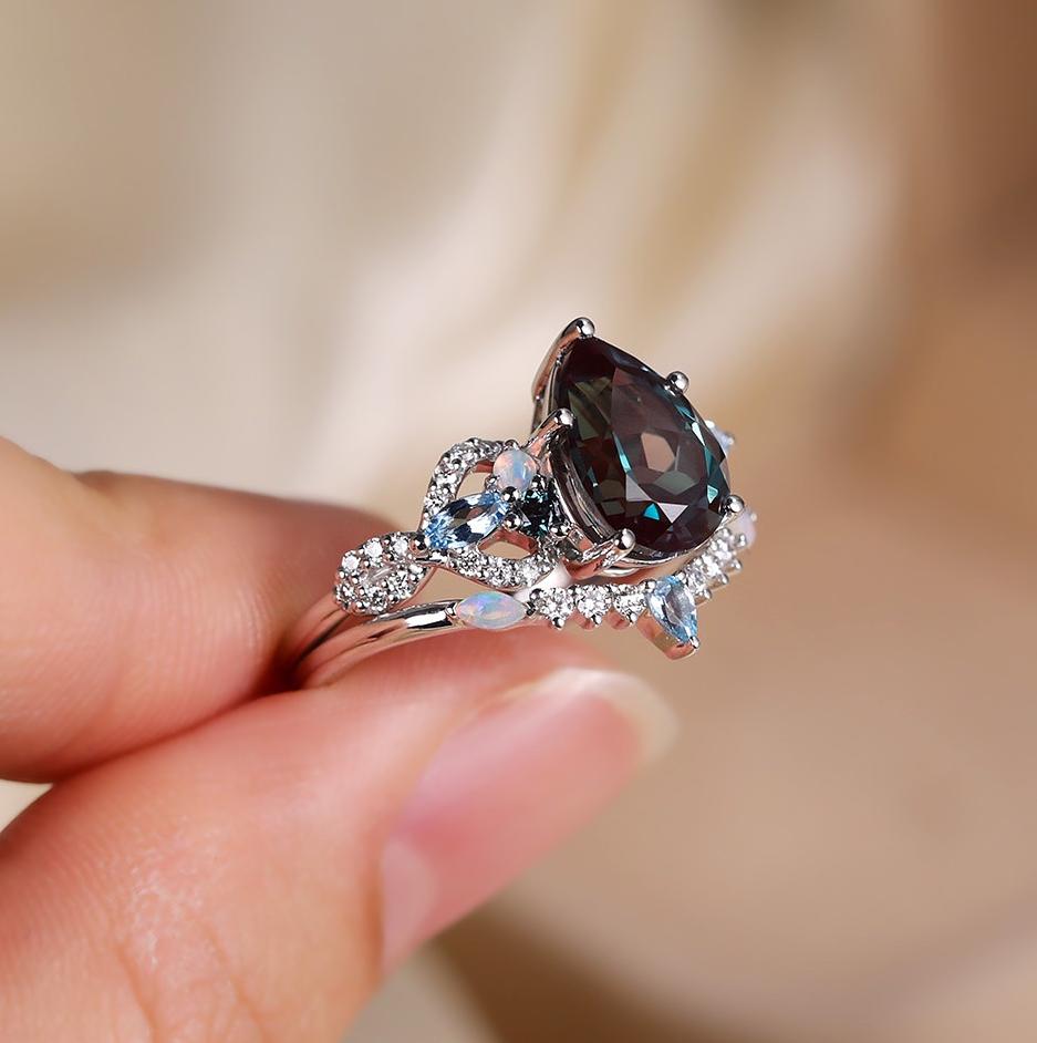 how to pair alexandrite engagement ring with wedding band