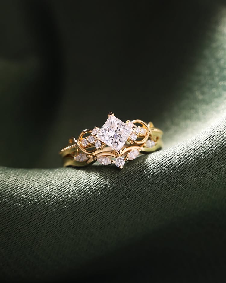 Princess cut engagement ring set