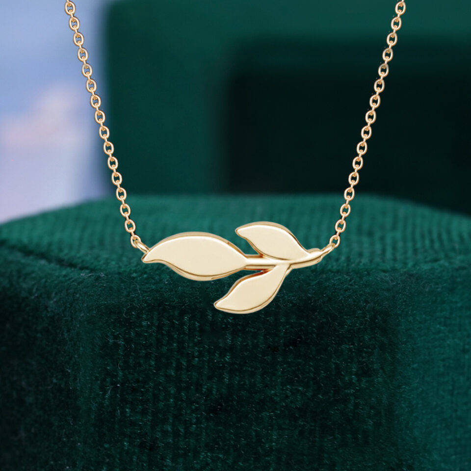 Nature Inspired Pavé Lab Diamond Leaf Necklace (1)