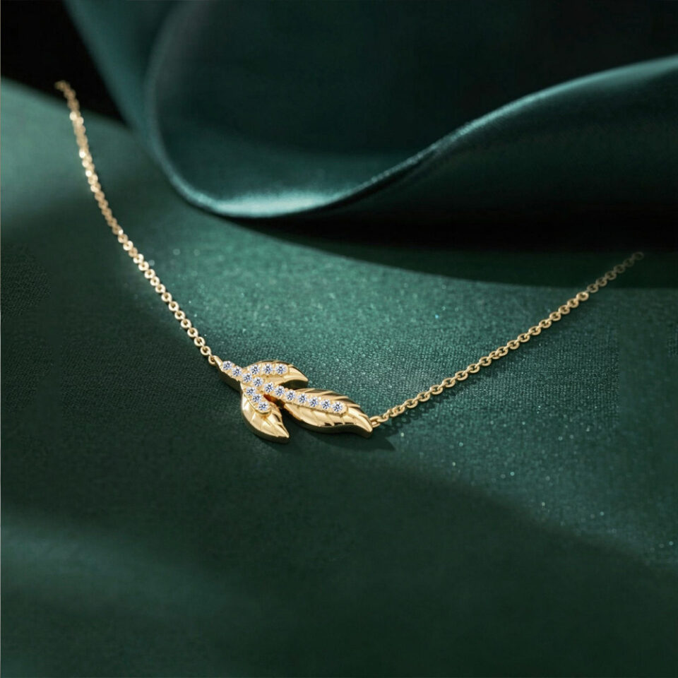 Nature inspired pavé lab diamond leaf necklace