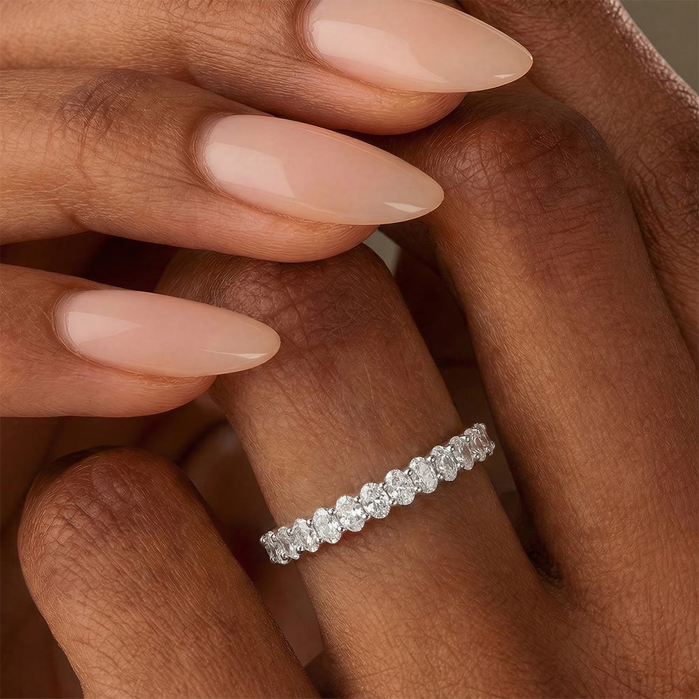 Straight wedding band