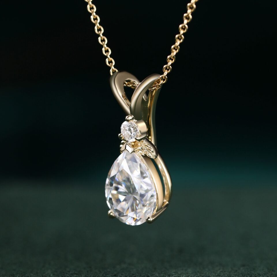 Garden Themed Pear Cut Moissanite Leaf Pendant Necklace with Diamond Accents (25)