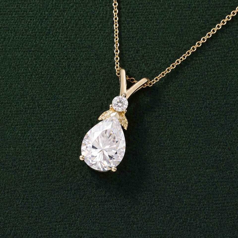 Garden Themed Pear Cut Moissanite Leaf Pendant Necklace with Diamond Accents (26)