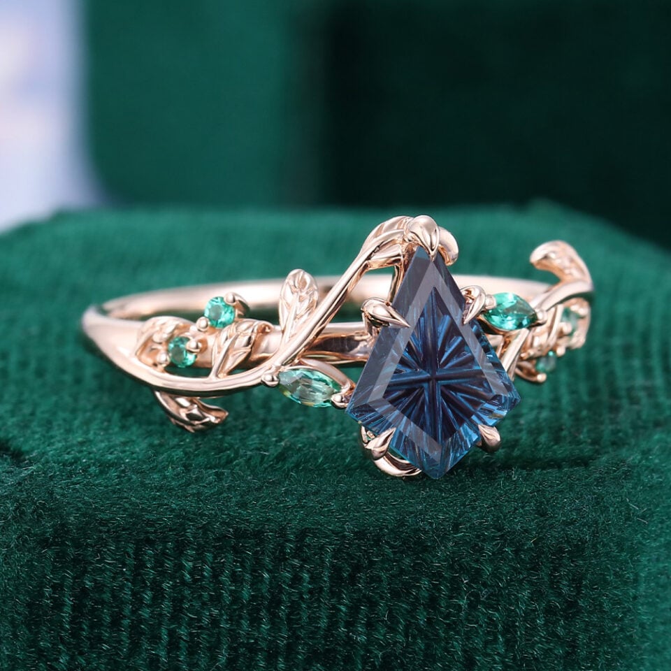 LeafLace Kite Fantasy Cut Lab Alexandrite Promise Ring with Emerald Accents Engagement Ring (4)