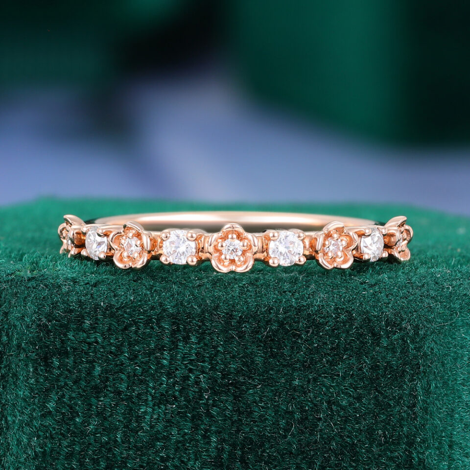 Nature Inspired Moissanite Couple's Ring Set With Flower & Leaf Accents (2)