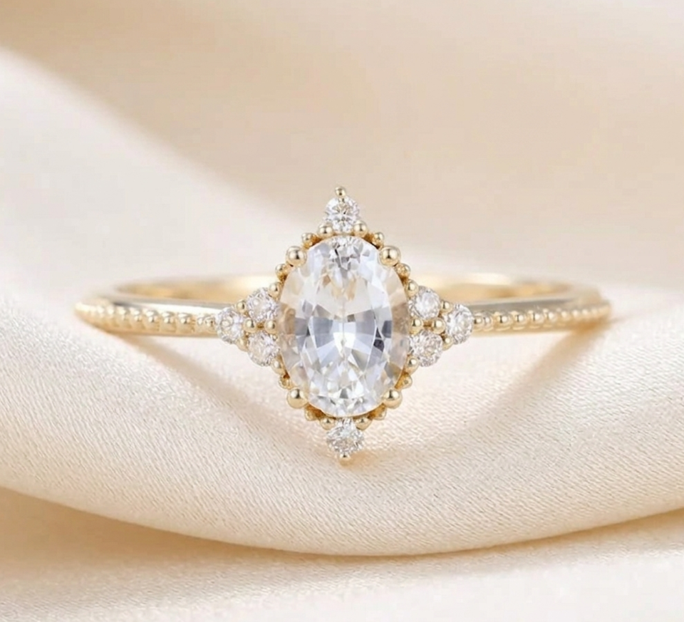 ound cut white sapphire