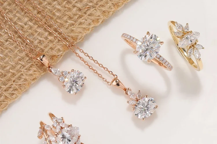 Matching Your Jewelry to an Autumn Wedding