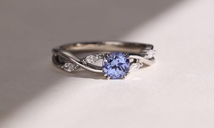 Cornflower Sapphire Ring