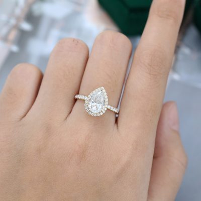 The Visual Effect of a 2 CT Pear Cut Lab Diamond Engagement Ring