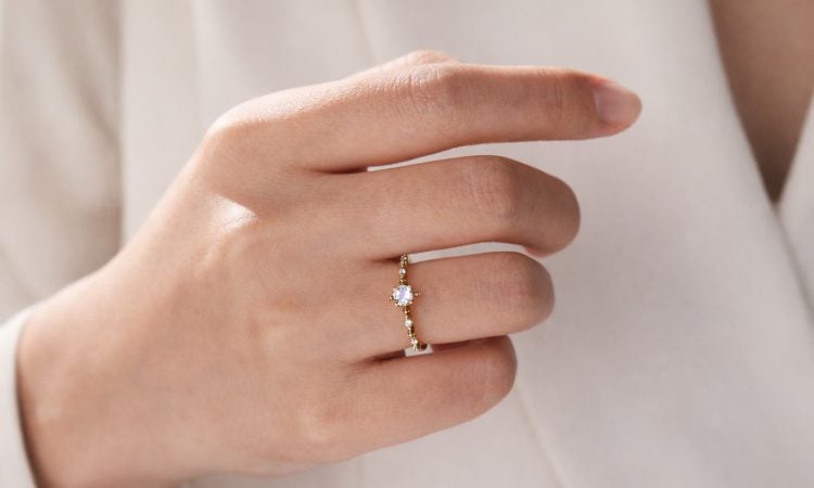 Which Finger Does a Promise Ring Go On