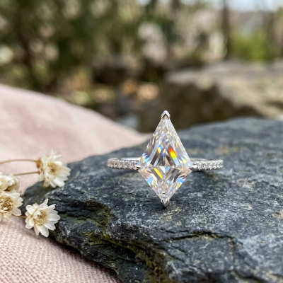 Appreciate the Unique Sparkle of Kite Cut Moissanite Ring