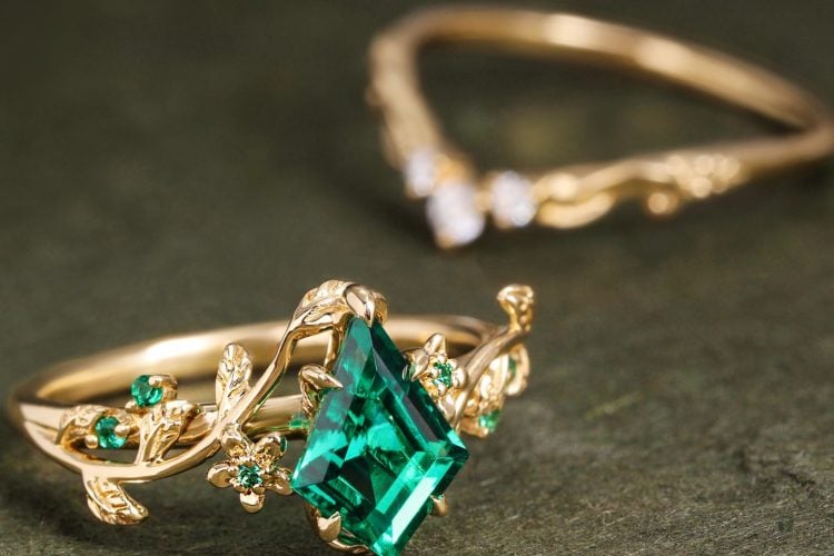 emerald engagement ring