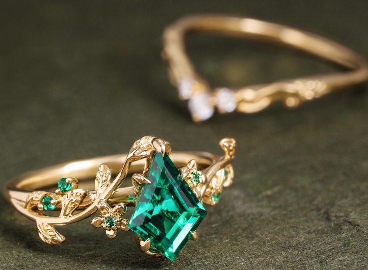 emerald engagement ring