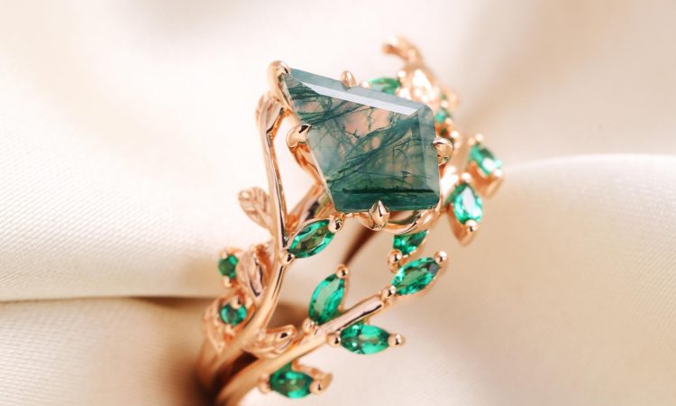 kite cut moss agate ring
