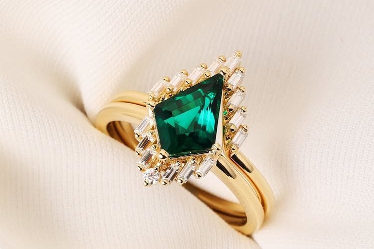 kite emerald ring
