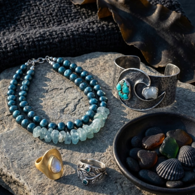 Matching Your Jewelry with the Coastal Theme