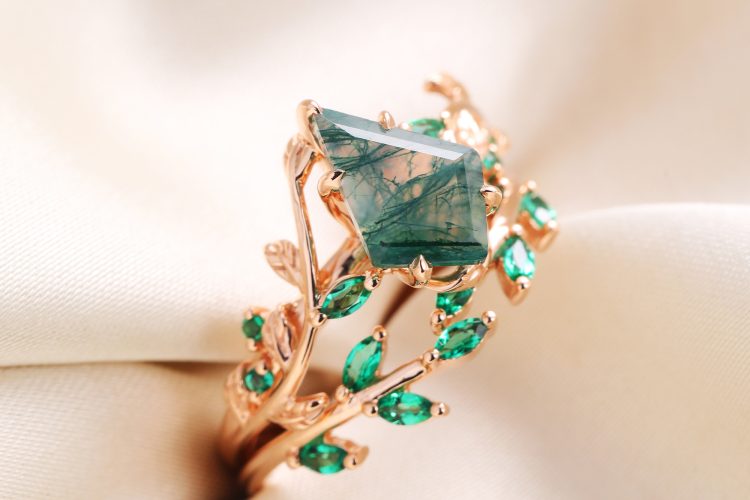 kite cut moss agate ring set